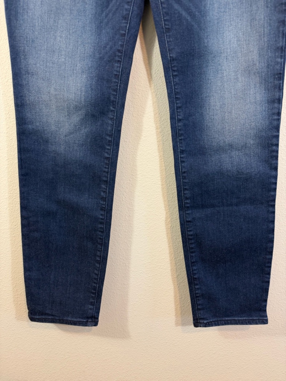 Armani Exchange Super Skinny High Rise Jeans Size 32 Dark Wash Distressed Casual - Picture 3 of 9